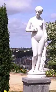 Statue de jeune fille - 1870 - Hubert Lavigne.