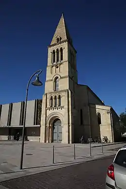 Église Sainte-Clotilde.