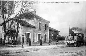 Gare de Saint-Médard-en-Jalles et une locomotive de la série 3001 à 3023.