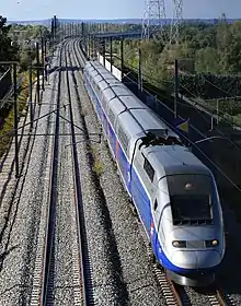 Un TGV près de Cavaillon.