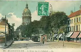 Le tramway dans le quartier du Dernier Sou.