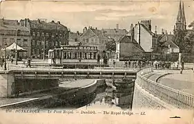 Tramway sur le Pont-Royal...