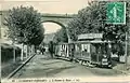 Un tramway avec sa remorque ouverte pour Royat, avant la Première Guerre mondiale.