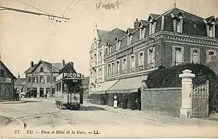 L'Hôtel de la gare et le tramway