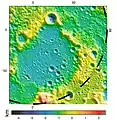 Carte d'élévation en fausses couleur du cratère Peary, d'après l'altimètre laser du LRO.