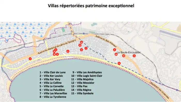 Plan en couleur d’une cité balnéaire avec indication de l’emplacement du patrimoine exceptionnel par des points rouges.