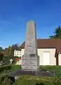 Le monument aux morts de l'ancien cimetière.