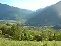 Vue sur La Chambre et Sainte-Marie de Cuines dans les premiers kilomètres de l'ascension.