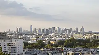 Les tours de La Défense, vues depuis Issy.