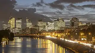 La Défense vue depuis le Pont de Levallois.