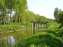 La Dive canalisée au pont de Bafou près de Brézé