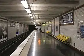 Quai inférieur de la station.