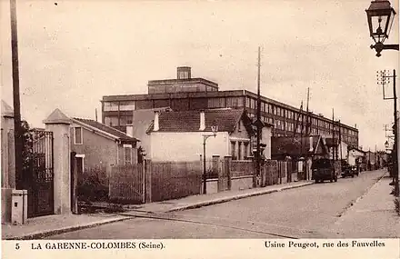 Rue des Fauvelles  vers le nord-est, à la Garenne-Colombes.