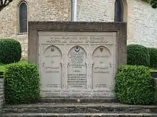 Monument « à la gloire des spahis morts au champ d'honneur » devant l'église de La Horgne.