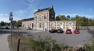 L'ancien bâtiment voyageurs restauré et réaffecté.