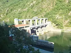 Le barrage vu depuis l'aval.