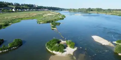 La Loire à Chaumont-sur-Loire, au pied du château