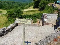 Le site de la fontaine.