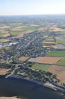 Vue aérienne de La Ménitré.