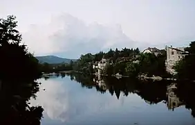 Au pont de la RD 15, entre Saint-Sozy à gauche et Meyronne.