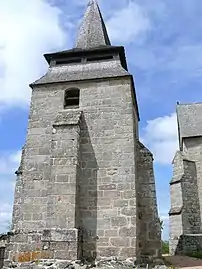 Clocher-tour de l'église Saint-Pierre-Saint-Paul.