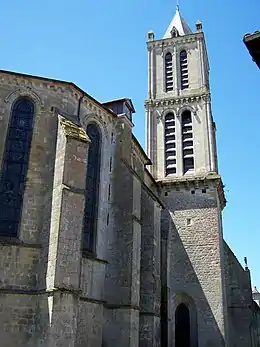L'église Saint-Pierre (mai 2009).