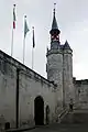 Vue depuis l'intérieur de la cour d'honneur de la tour beffroi.