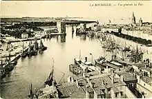 Vue générale du port de La Rochelle depuis le clocher de Saint-Sauveur.