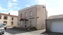 La mairie.