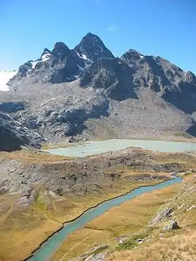 Vue du Grand Assaly (au centre) et du Petit Assaly (à gauche) depuis le refuge Deffeyes.