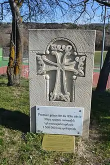 Stèle au génocide arménien à La Tour-d'Aigues