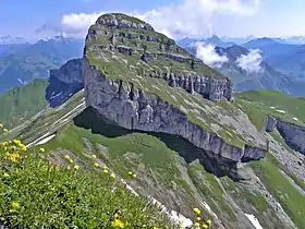 Vue de la tour de Mayen depuis la tour d'Aï.