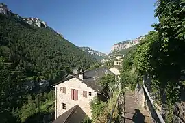 Le hameau du Truel, dans les gorges de la Jonte.