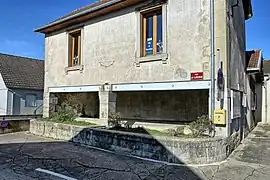 Lavoir couvert.