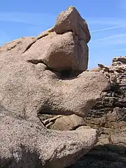 Érosion sculptant la roche.