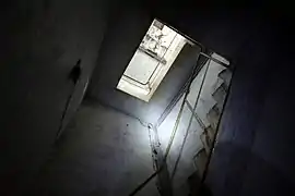 La cage d'escalier.