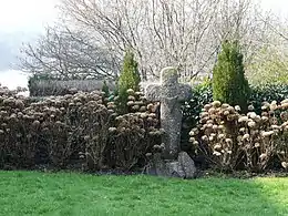 La croix des 800 ans de l'Abbatiale (1199-1999).