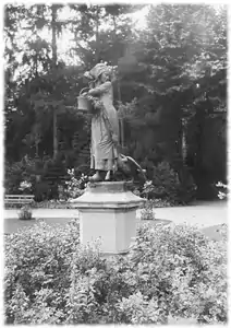 La Gardeuse d'oie (1899), Strasbourg, parc de l'Orangerie.
