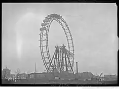 Neuf nacelles encore en place, 1920.