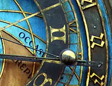 Détail de l'aiguille lunaire de l'horloge astronomique de Prague, dont l'extrémité affiche la phase grâce à une boule peinte.