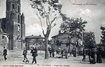 La place de l'église Saint-Pierre de Blagnac, vers 1910.