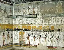 mur décoré d'une tombe