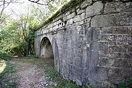 La traverse-abri de la batterie annexe basse no 1.