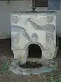 Fontaine romane sur le chemin de Saint-Jacques-de-Compostelle.