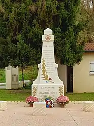 Le monument aux morts.