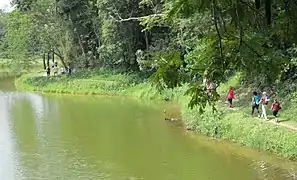 Tour du lac Ma Vallée à pied.