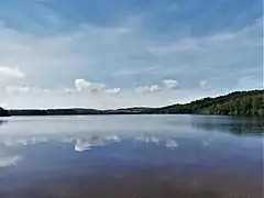 Le lac de Lavaud-Gelade à l'aire de Pelletanges.