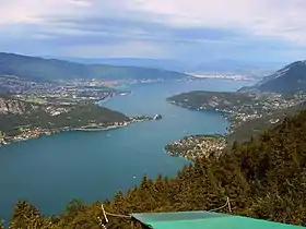 Panorama sur le lac d'Annecy depuis le col de la Forclaz