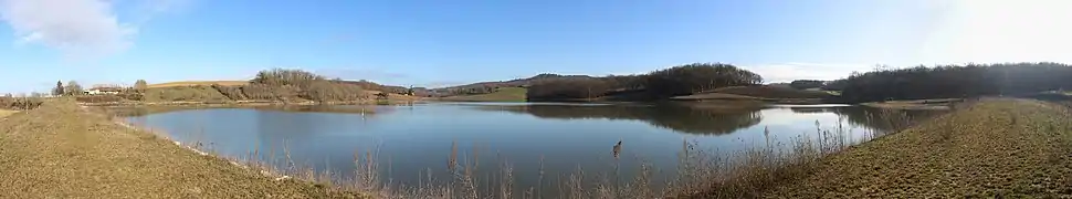 Panorama sur le lac