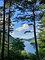 Vue du lac depuis la forêt domaniale d'Ébron